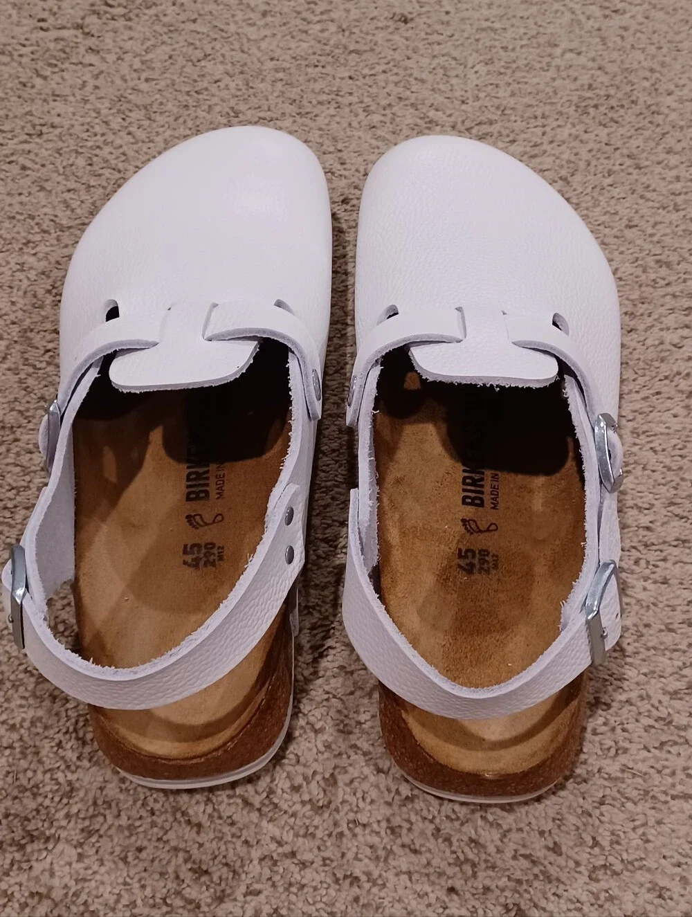 Birkenstock Tokio Super Grip Leather clogs  a durable, slip-resistant sole. M-12